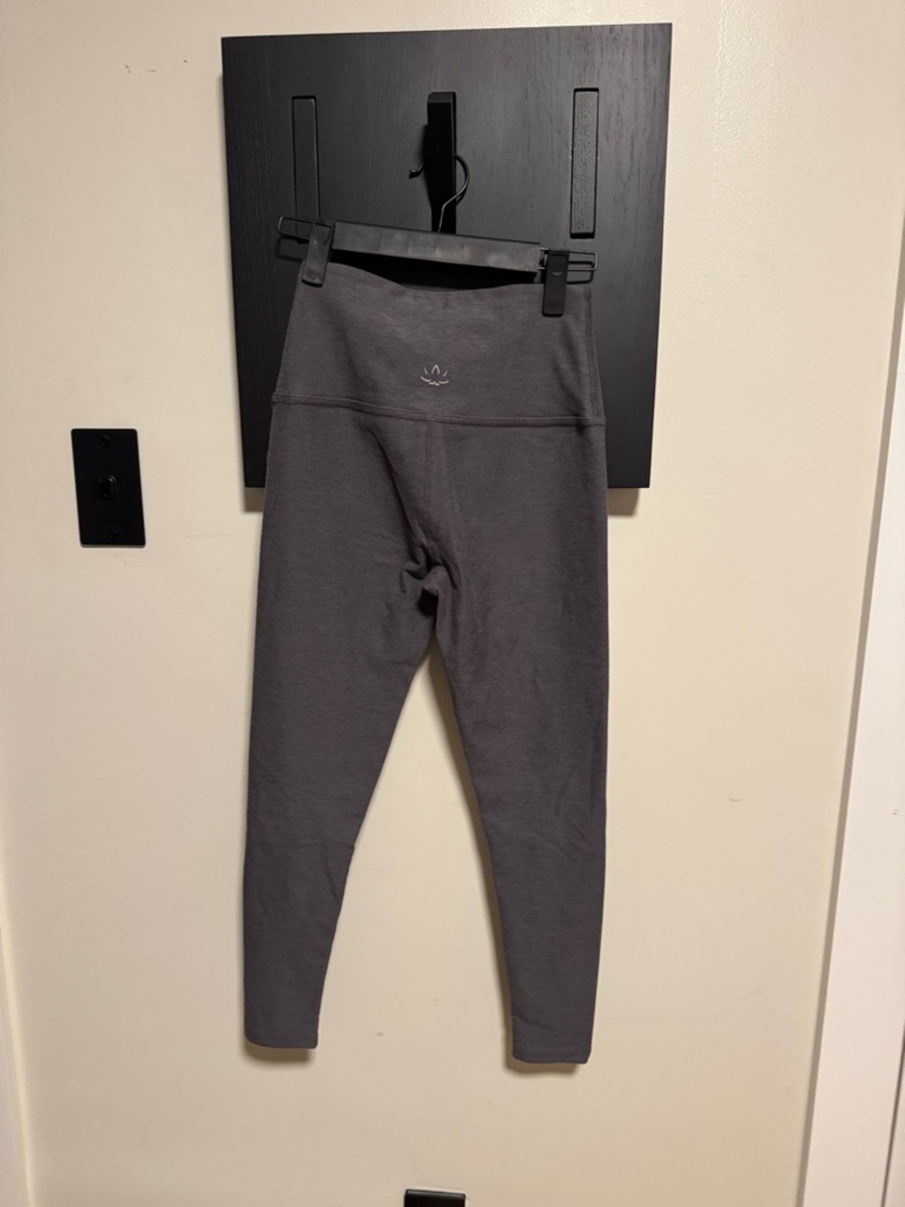 Beyond Yoga Caught in the Midi High-Waist Legging Size Small